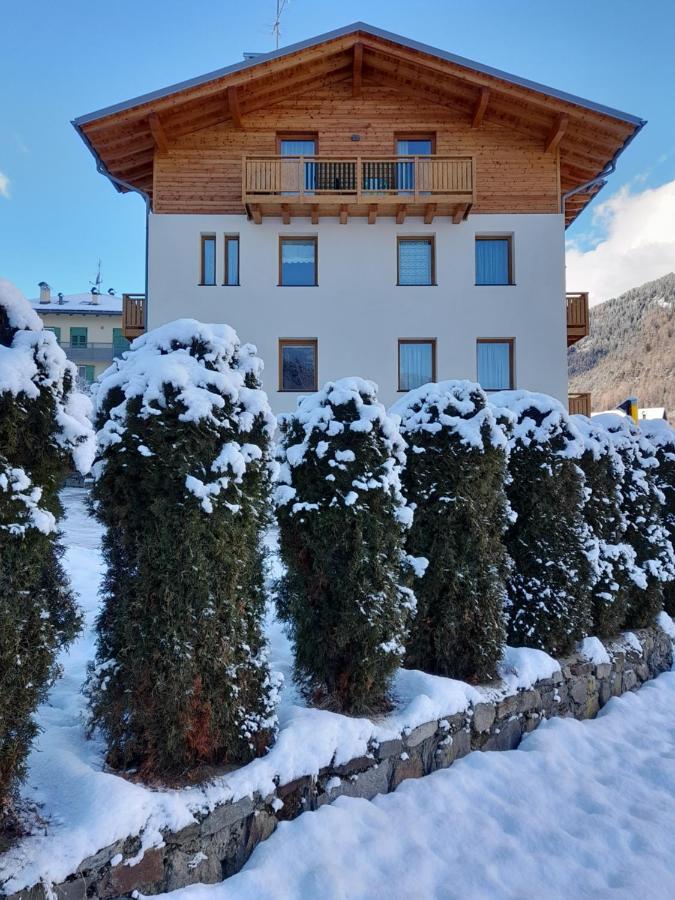 Appartamenti Penasa Renato Commezzadura Exteriér fotografie