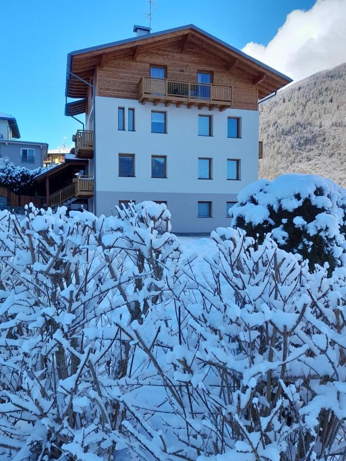 Appartamenti Penasa Renato Commezzadura Exteriér fotografie