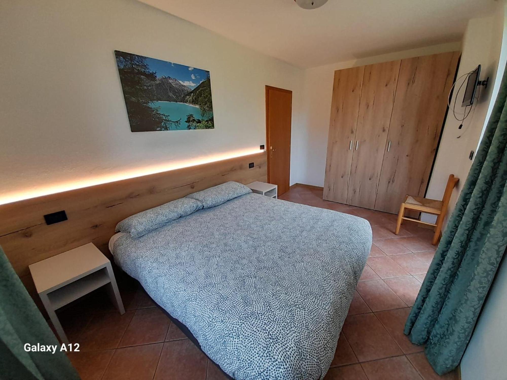 Appartamenti Penasa Renato Commezzadura Exteriér fotografie