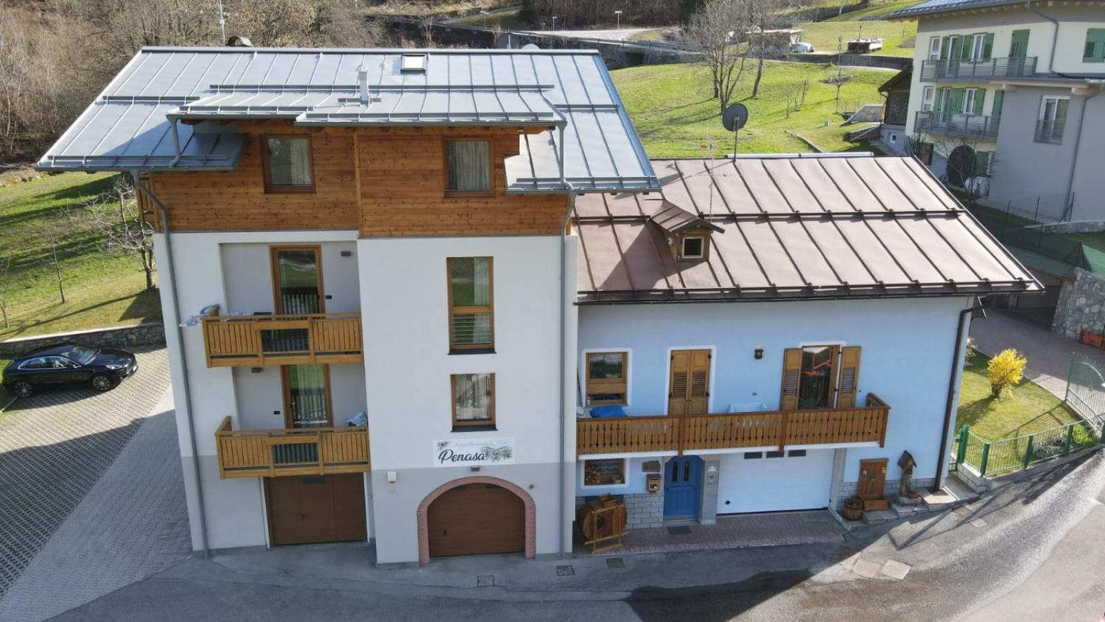Appartamenti Penasa Renato Commezzadura Exteriér fotografie